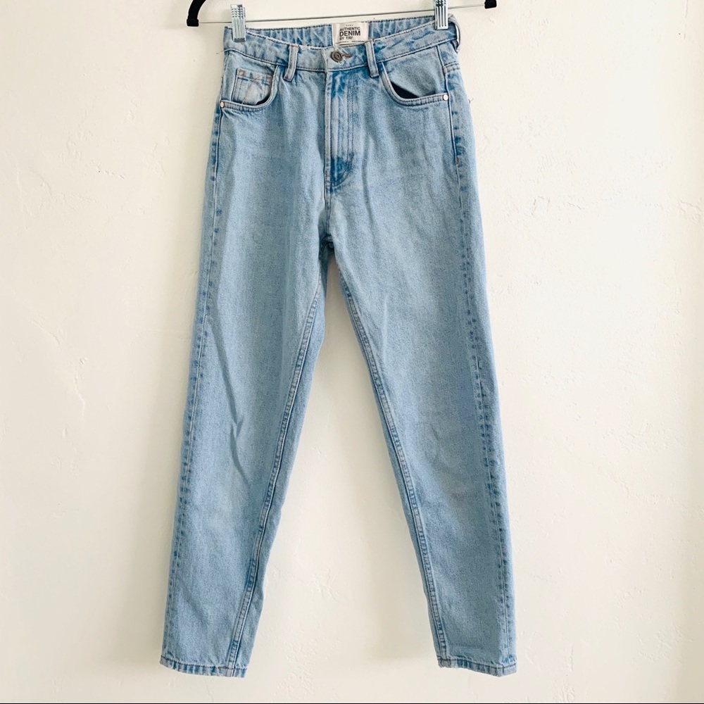 Zara High Rise Mom Jeans Light Blue Wash size 00